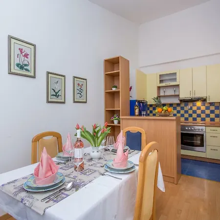 Snjezana Apartament Makarska