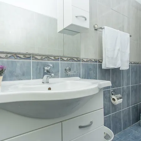 Apartment Snjezana *