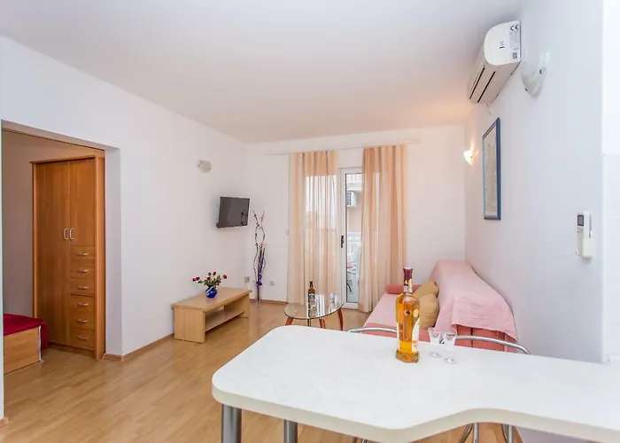 Snjezana Apartment *