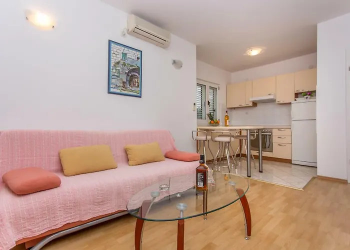 Apartment Snjezana *