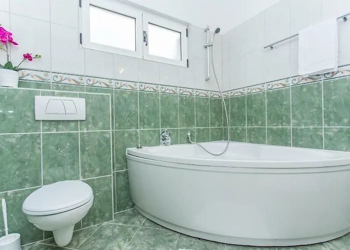 Snjezana Apartment Makarska