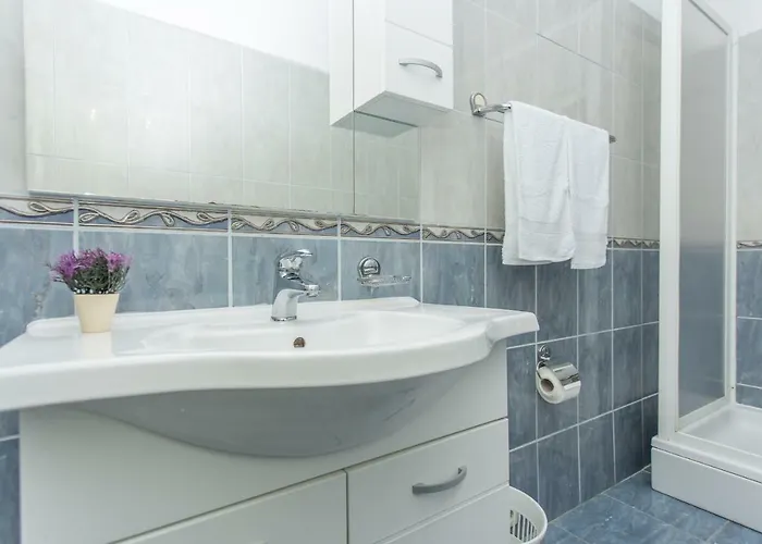 Apartment Snjezana *